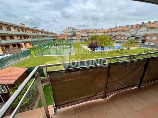 Apartamento con amplia terraza