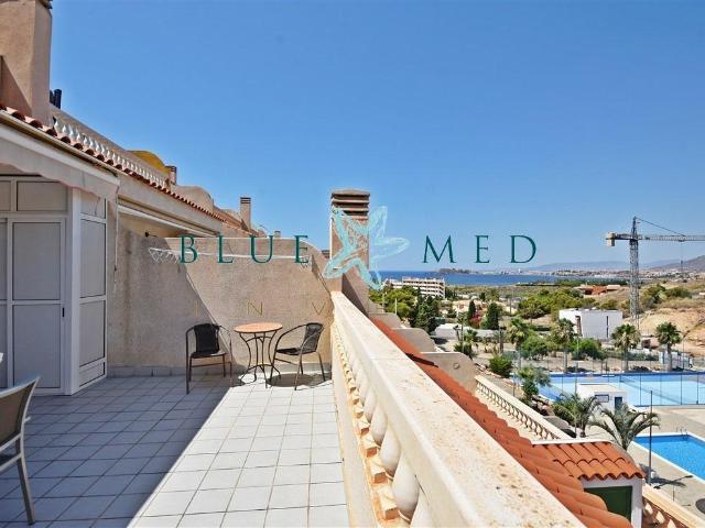 APARTAMENTO CON AMPLIA TERRAZA, PISCINA COMUNITARIA Y VISTAS AL MAR