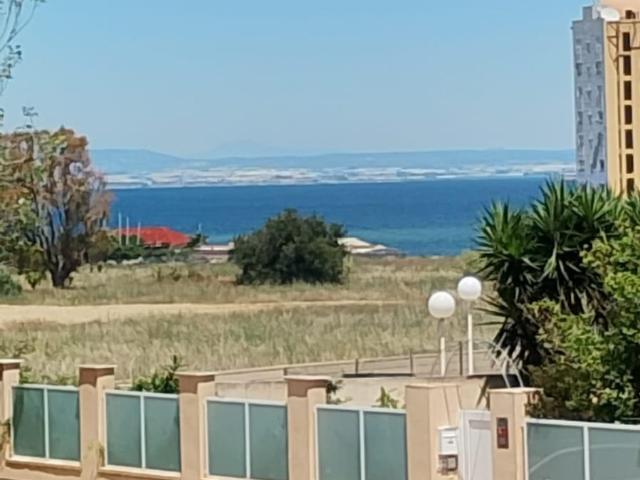 Apartamento con ascensor, piscina y vistas al Mar Menor en Playa Honda