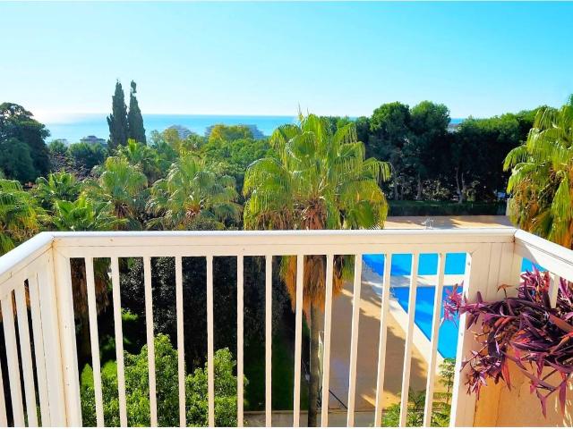 Apartamento con bonitas vistas a los jardines y el mar, con licencia turística
