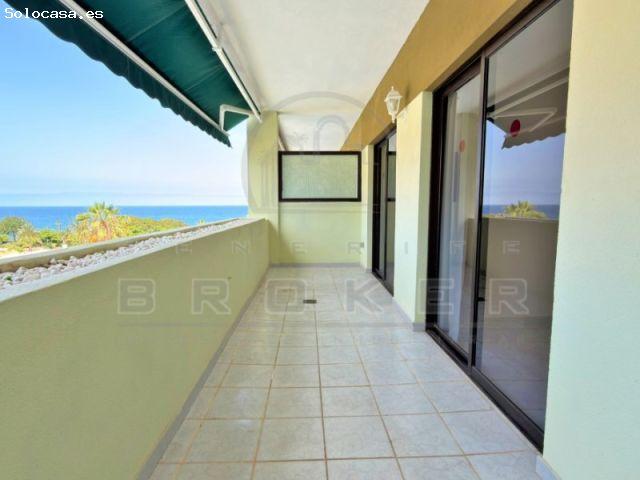 Apartamento con garaje privado y espectaculares vistas al mar y al Teide