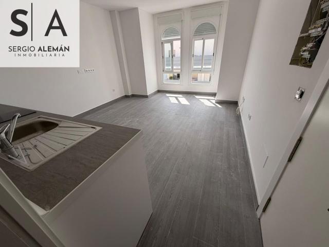 APARTAMENTO CON GARAJE Y PISCINA