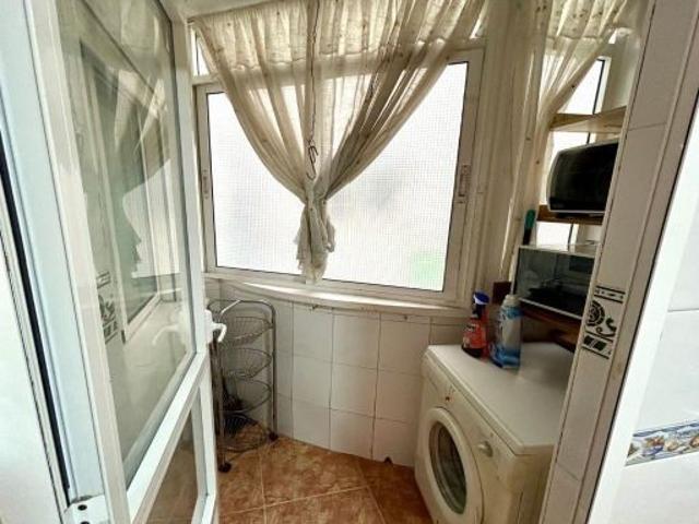 APARTAMENTO CON GARAJE Y TRASTERO INCLUIDO. 2 DORM. 1 BAÑO. SUPERFICIE 68 M2. PLAYA A 650 METROS