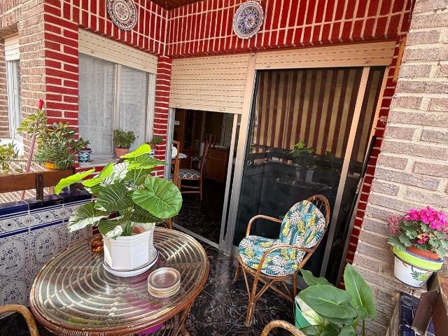 APARTAMENTO CON GRAN TERRAZA A UN PASO DEL MAR – PUERTO MAZARRÓN