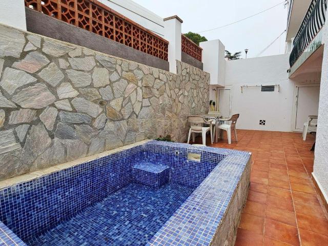 Apartamento con Gran Terraza de 40 m² y Jacuzzi entre Playa del Puerto y La Farella en Llançà