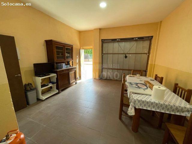 Apartamento con lonja merendero
