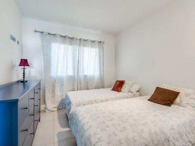 Apartamento con magníficas vistas, aerotermia, suelos radiantes, terraza y jardínrivado