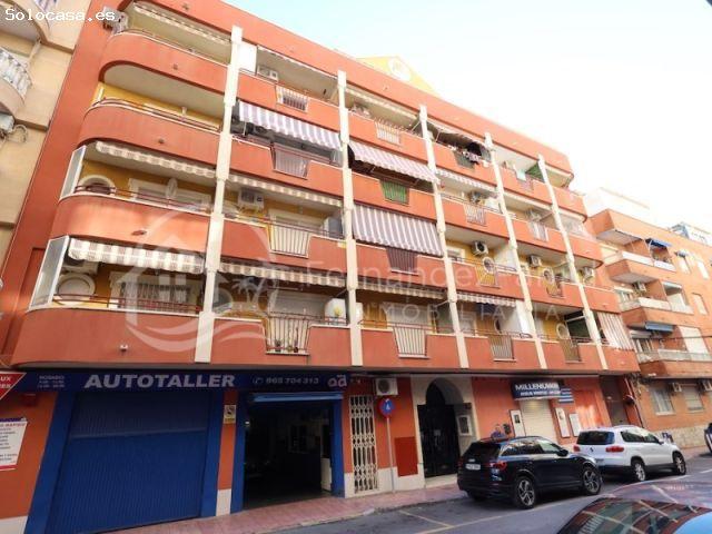 Apartamento con parking cerca playa los locos Torrevieja