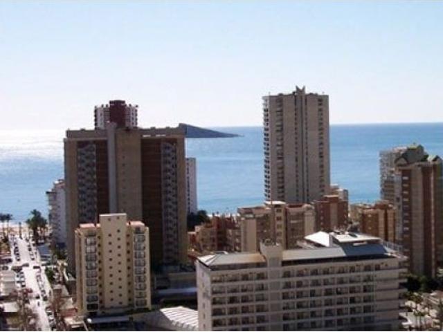 Apartamento con piscina y garaje en Rincón de Loix LLnao www.euroloix.com