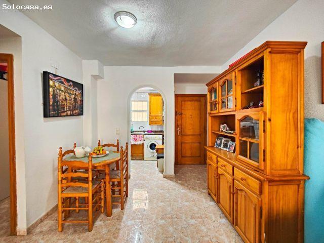 Apartamento con piscina y plaza de parking en Torrevieja