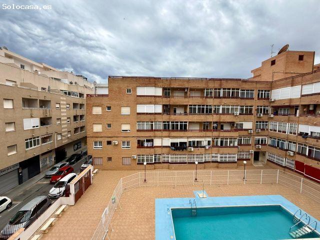 Apartamento con piscina comunitaria en el centro de Torrevieja