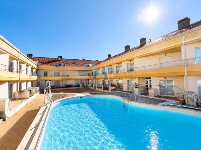 Apartamento con piscina, garaje, trastero y dos terrazas a 200 metros de la Playa de Corcubión