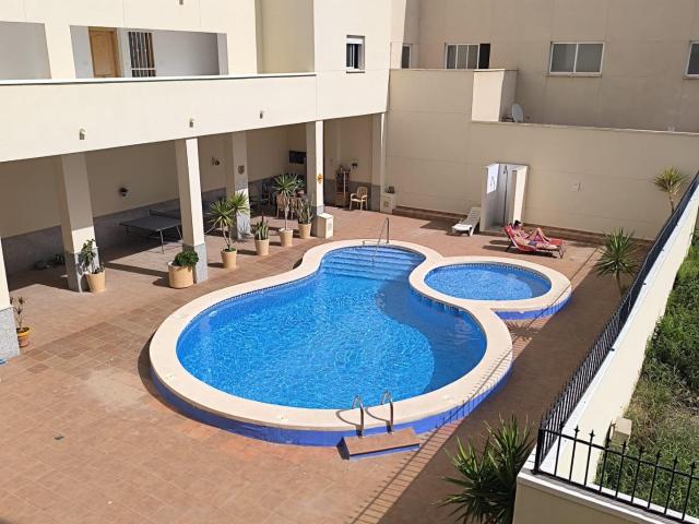 APARTAMENTO CON PISCINA, GARAJE Y TRASTERO EN ROYAL GARDEN – ALMORADÍ