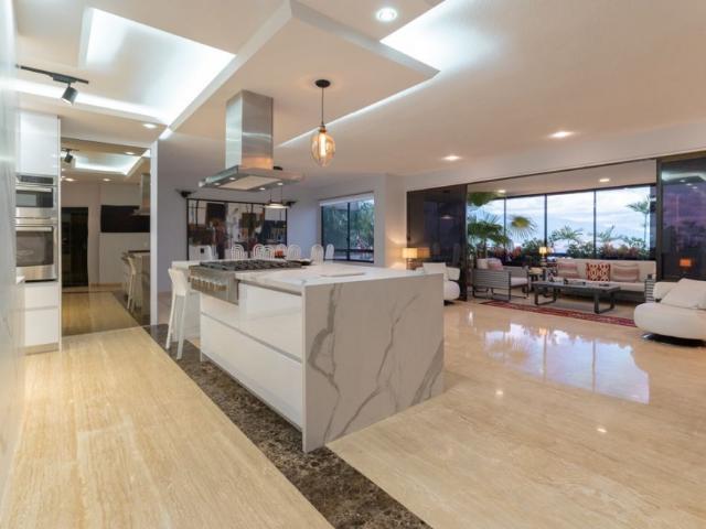 Apartamento con terraza totalmente remodelado en Lomas de San Román
