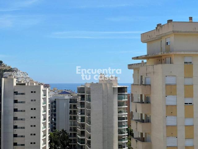 Apartamento con terraza, vistas al mar y garaje en La Cala de Villajoyosa