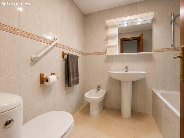 APARTAMENTO CON TERRAZA Y GARAJE EN LAS LAGUNAS – MIJAS