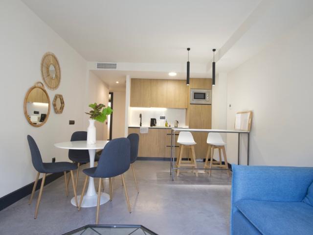 Apartamento con terraza y parking