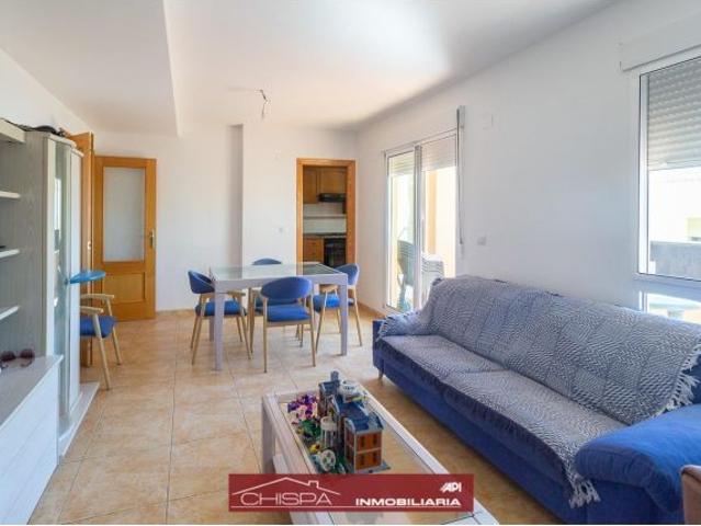 Apartamento con terraza y piscina comunitaria