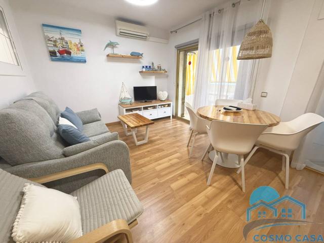 APARTAMENTO CON TERRAZA Y PISCINA EN CAMBRILS A UN PASO DEL MAR– LISTO PARA DISFRUTAR