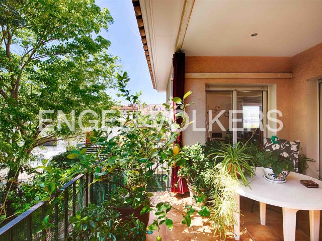 Apartamento con terraza en el centro de Llançà 169m² Llança