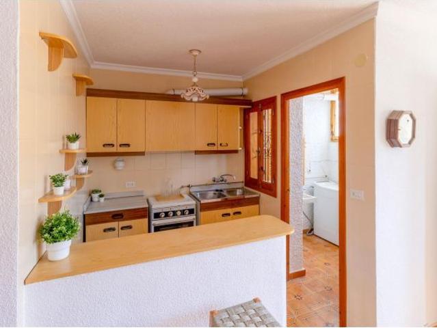 Apartamento con terraza muy cerca de la playa