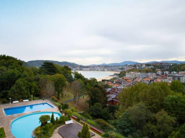 Apartamento con vistas al mar y montaña