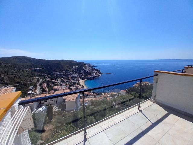 Apartamento con vistas al mar y licencia turística en Roses 34m² Roses