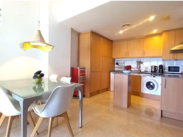 APARTAMENTO CON VISTAS AL MAR A LA VENTA EN LAMPOLLA