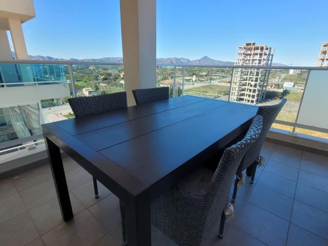 Apartamento con vistas al mar en la playa de Piles con garaje y piscina