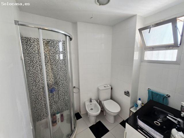 Apartamento con vistas al mar, piscina, parking y todos los servicios en Benidorm
