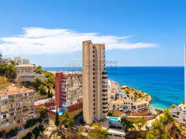 Apartamento con vistas al mar, plaza de garaje y piscina en Torre Dos Calas – Benidorm