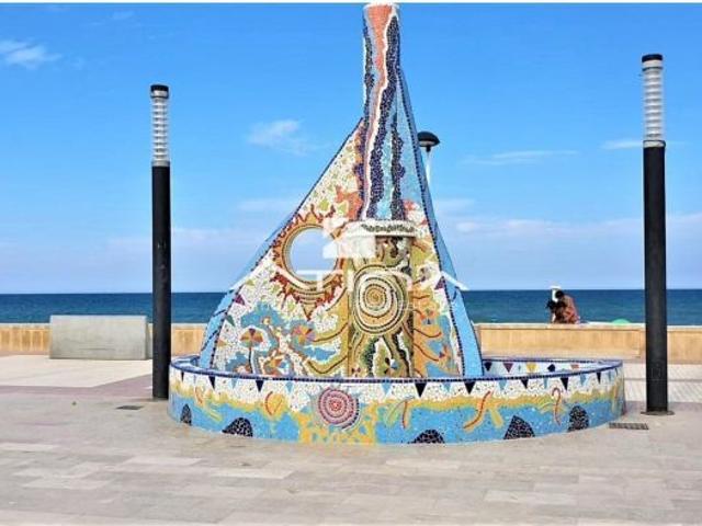 Apartamento con vistas al mar situado en segunda línea playa Daimús