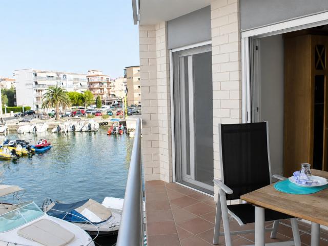 Apartamento con vistas al canal, Santa Margarita, Roses En e. 55m² Rosas