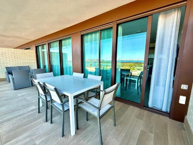 Apartamento con vistas espectaculares en Residencial Los Flamencos