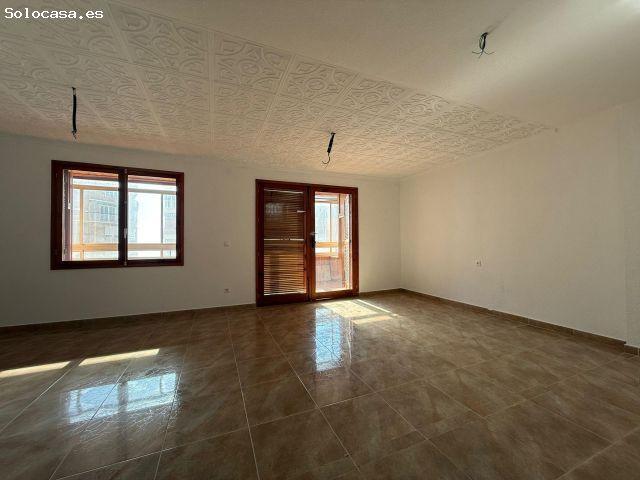 Apartamento con vistas frontales al mar a 10 metros de la Playa de Los Náufragos – Torrevieja