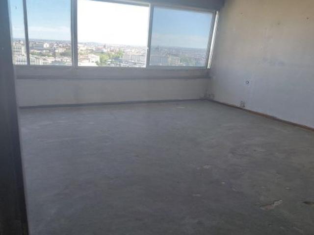 APARTAMENTO CON VISTAS ÚNICAS