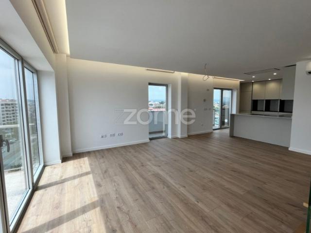 Apartamento Cobertura Duplex T2+1 Com Terraço Junto Palácio do Gelo