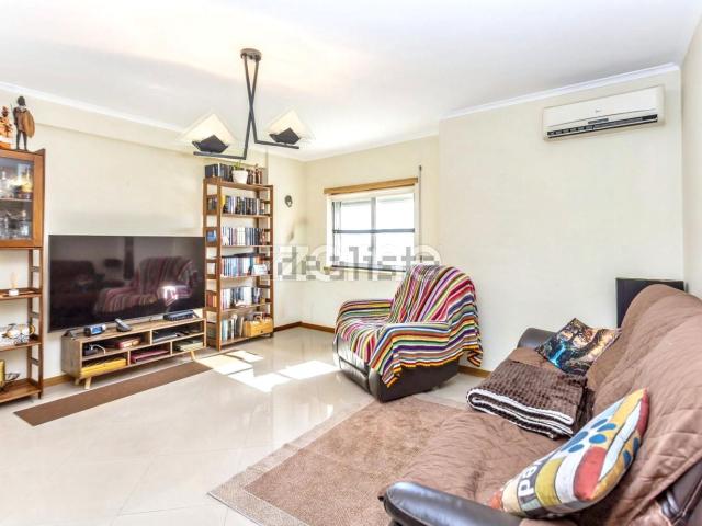 Apartamento, Corroios