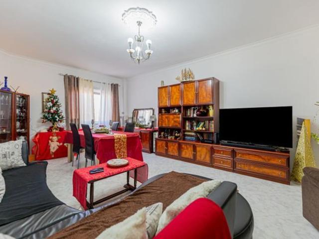 Apartamento, Corroios