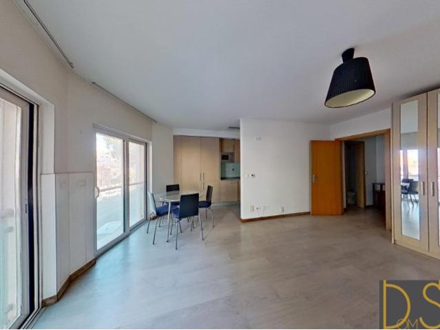 Apartamento Cozinha Equipada com Muita Luz e Vista Panorâmica Av. General Roçadas, Lisboa
