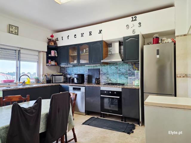 Apartamento de 4 assoalhadas em Samora Correia