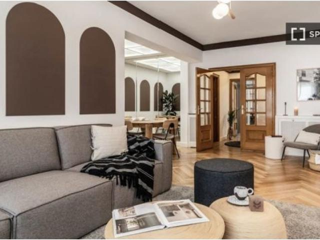 Apartamento de 4 dormitorios en alquiler en madrid