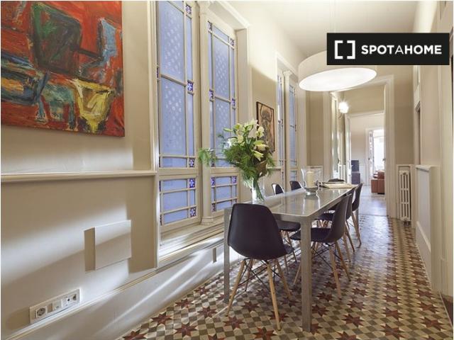 Apartamento de 4 dormitorios en alquiler en Barcelona