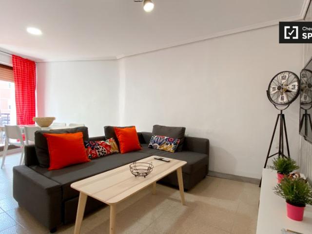 Apartamento de 4 dormitorios en alquiler en Benimaclet, Valencia