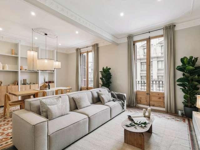 Apartamento de 4 dormitorios en alquiler en Ciutat Vella, Barcelona