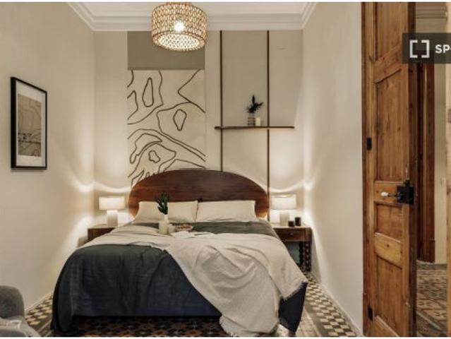 Apartamento de 4 dormitorios en alquiler en La Dreta de l' Eixample