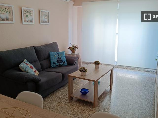 Piso de 4 habitaciones en alquiler en El Grau, Valencia