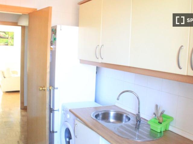 Apartamento de 4 dormitorios en Embajadores, Madrid