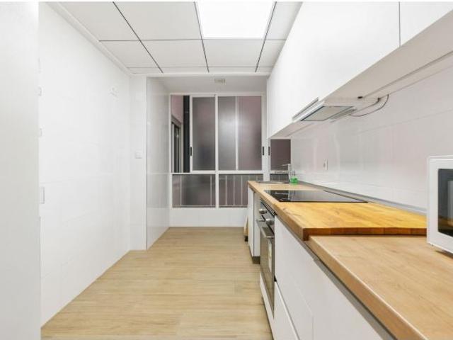 APARTAMENTO DE 4 DORMitorios, 2 BAÑOS CON VISTAS AL MAR EN TORREVIEJA ALICANTE
