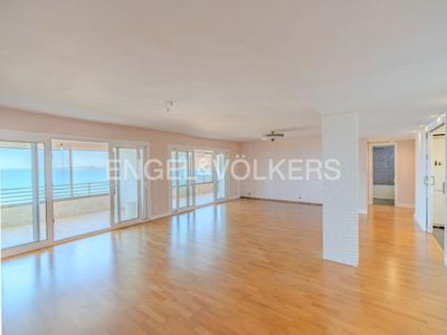 Apartamento de 4 habitaciones en venta en Alicante, Alicante